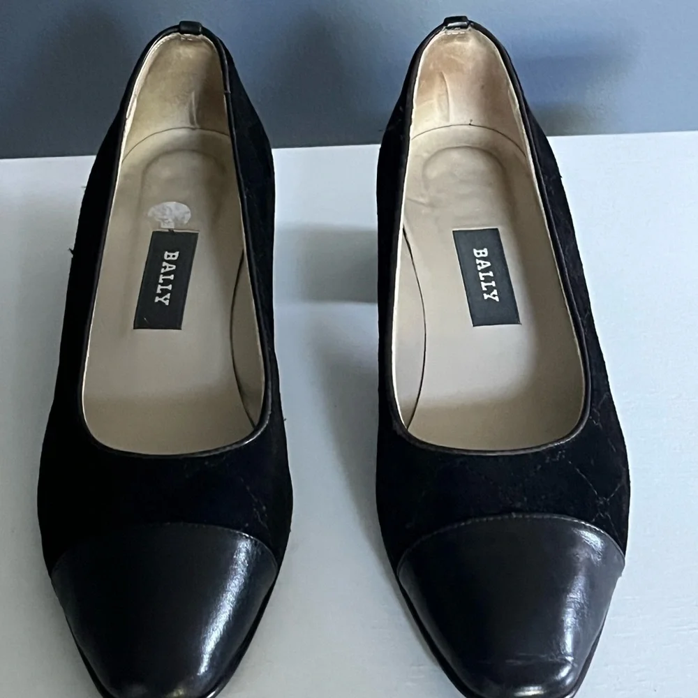 VTG Bally Black Suede Smooth Leather Combo Campanula Cap toe Pump Low Heel Sz 37 - Picture 2 of 13